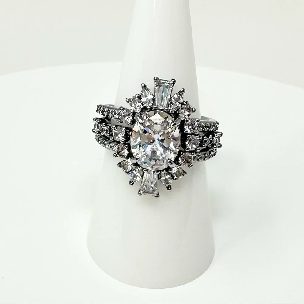 Bomb Party It's All in the Details Diamond Cubic Zirconia Halo Ring NWT Size 9